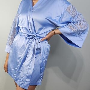 In Bloom by Jonquil Blue Satin Lace Kimono Robe Women’s M